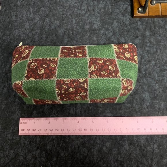 Medium Handmade Quilted Cosmetic Bag - Picture 7 of 8